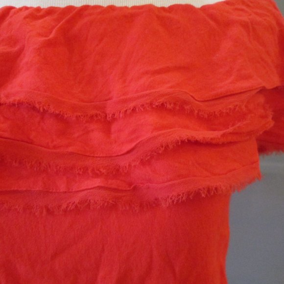 Alice + Olivia Off the Shoulder Ruffle Cropped - Picture 2 of 7